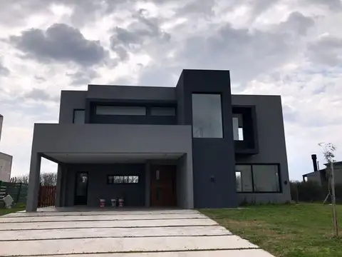 Casa en Venta en San Sebastián, USD 240.000