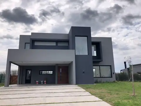 Casa 6 ambientes con 2 baños
