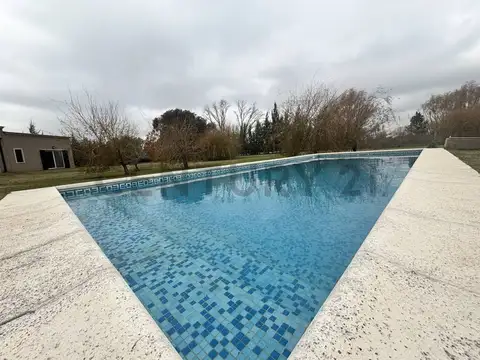 Espectacular Chacra en Estancia Las Lilas (Luján) – 3 Dormitorios, Piscina de Venecitas y Granero