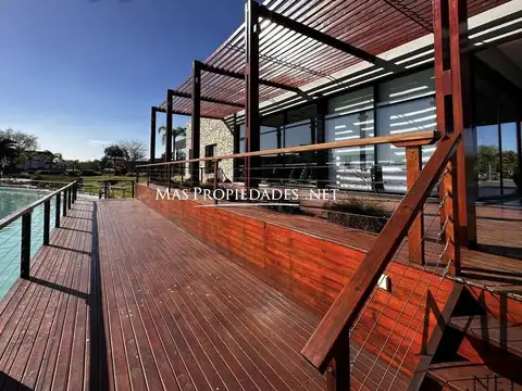Terreno en Venta 27  mts Fondo