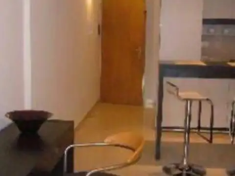 Angel Carranza 2000, Piso 1