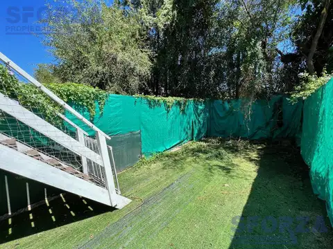 Depto Tipo Casa en Alquiler con 1 cocheras