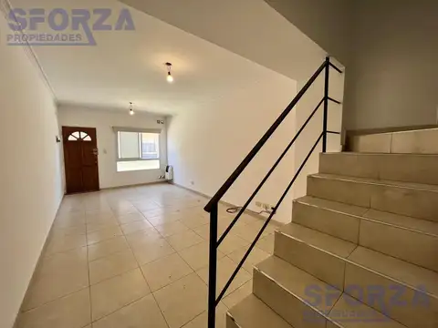 Depto Tipo Casa en Alquiler de 3 ambientes