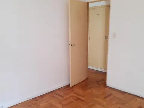 Dr E Lobos 518 , Piso 1
