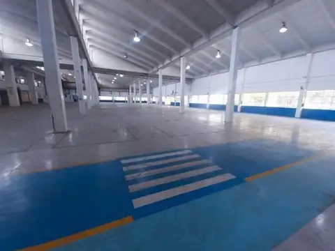Depósito de 3709 m2 cubiertos en Alquiler - La Tablada