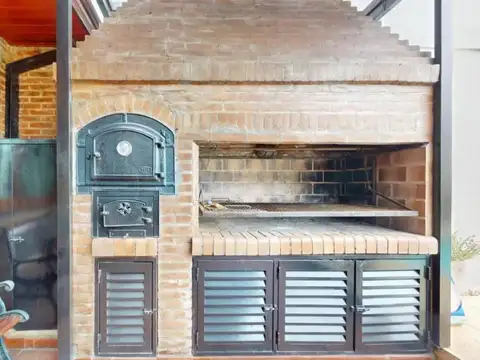 Casa 4 ambientes con 3 baños