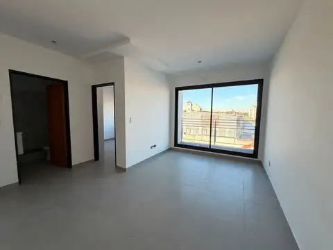Departamento en Alquiler en Parque Chas, $ 700.000
