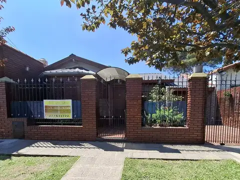 Venta casa en Banfield - Barrio Ferroviario