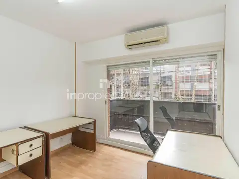 Villa Urquiza - Triunvirato 5400 - piso entero de 4 ambientes apto Oficina de 112m2-Venta