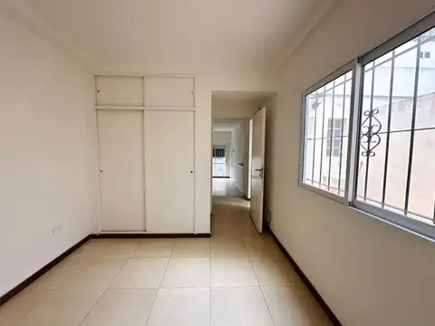 PH 2 AMBIENTES PB CON PATIO *SIN EXPENSAS* SEMI NUEVO 5 AÑOS
