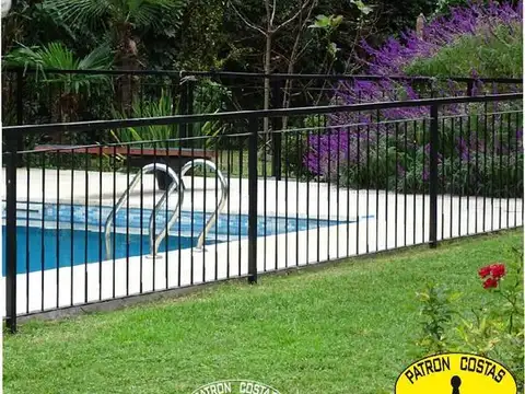 Casa en Venta con 3 cocheras