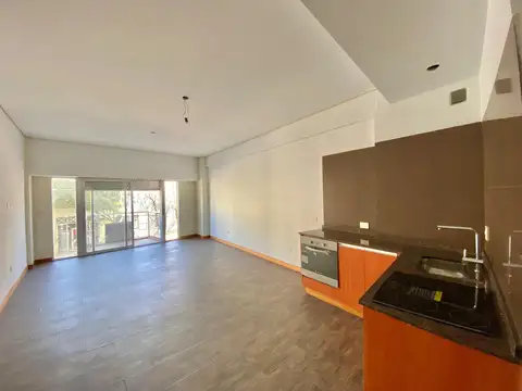 VENTA DEPARTAMENTO SEMIPISO MONOAMBIENTE CON BALCON EN MONTE CASTRO