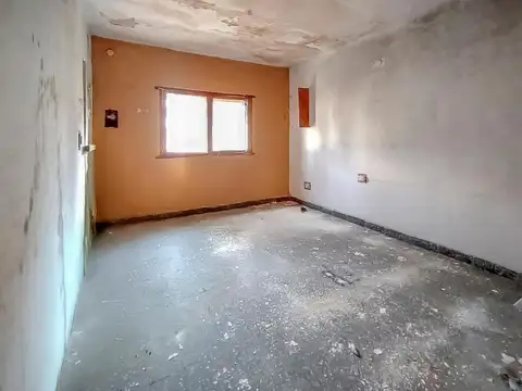 Casa en Venta en Castelar, USD 85.000