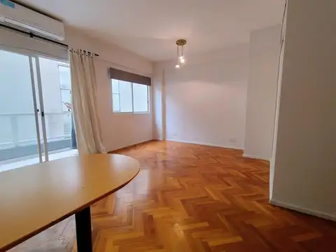 Barrio Norte - Shopping Palermo- Monoambiente 37 m2 con Balcón.