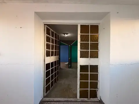 Bº Piedrabuena, Tres ambientes en venta. Escalera 10 A