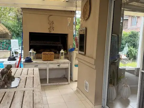 Casa en Venta con 4 cocheras