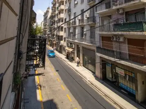 Departamento 2 Ambientes con Balcón francés - Oportunidad - Congreso - Tiene también otro lavad...