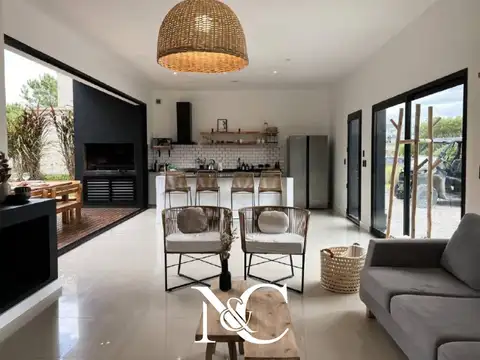 Casa 5 ambientes con 3 baños