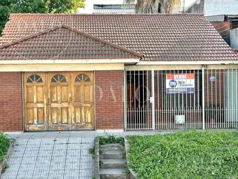 Casa Chalet  en Venta en Temperley, Lomas de Zamora, G.B.A. Zona Sur