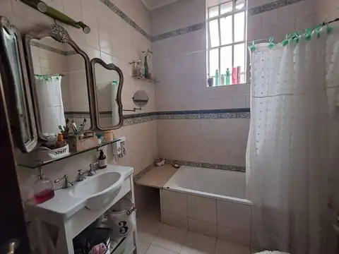 Avenida Montes de Oca 700