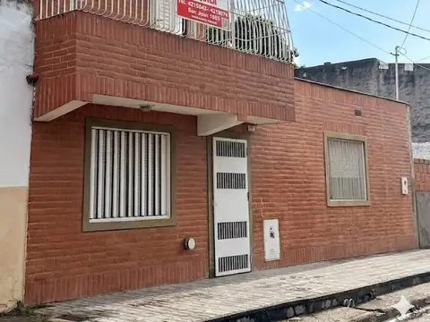 CASA EN VENTA - PJE AZOPARDO 1410 - ALTURA AV ALEM 1150