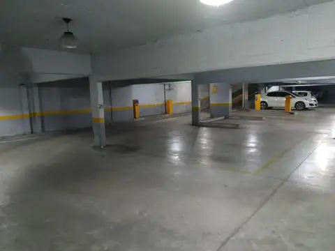 Cochera sobre la calle Lavalle a la venta