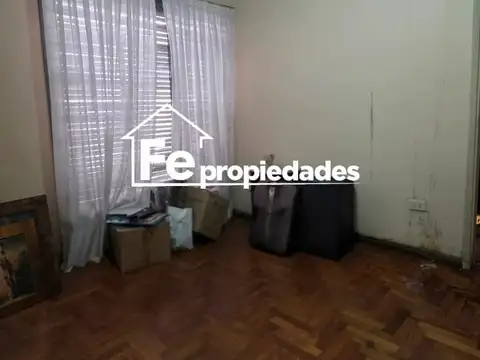 Casa con local en vemnta