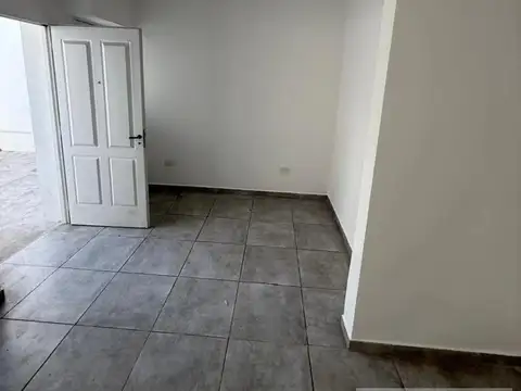 Depto Tipo Casa en Alquiler con 1 cocheras