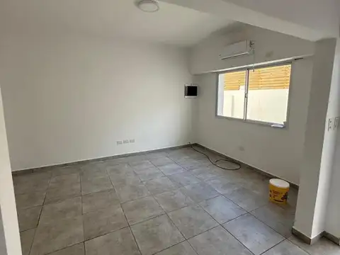 Depto Tipo Casa en Alquiler de 3 ambientes