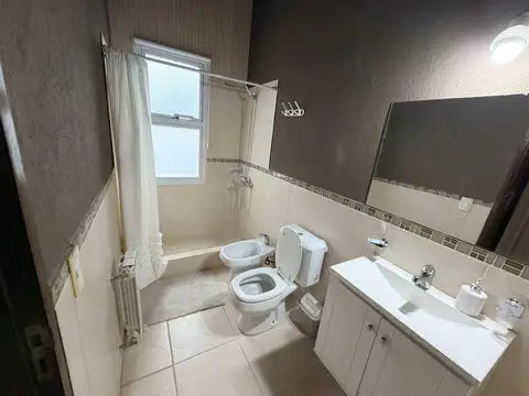 Depto Tipo Casa 3 ambientes con 2 baños