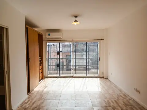 Arimendi 2500, Piso 1