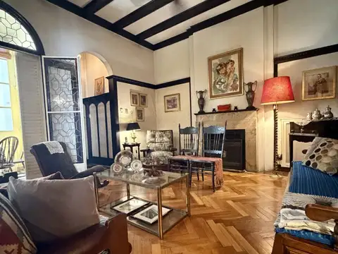 Excelente Piso, 4 ambientes con dependecia