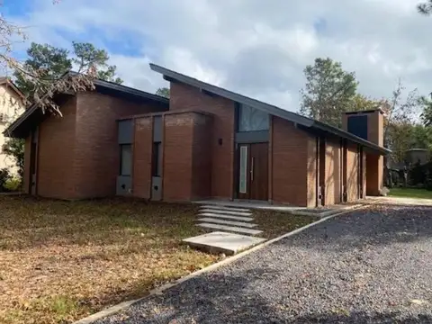 Hermosa casa en barrio privado