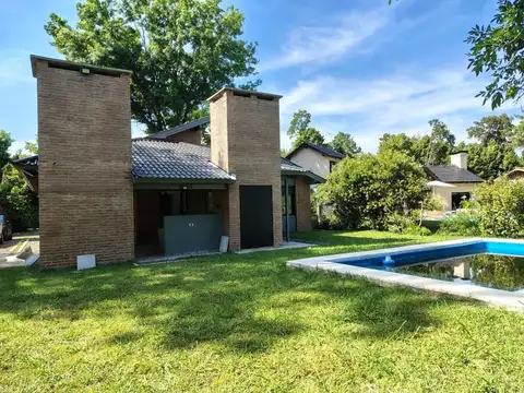 Casa en Venta en Los Quinchos Country Club, USD 168.000