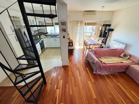 Departamento en duplex con cochera y terraza propia en venta en Victoria