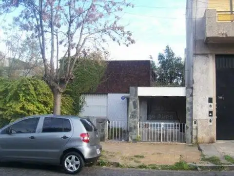LOTE - CASA PARA DEMOLER