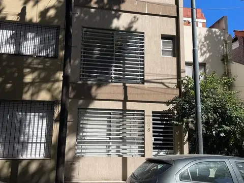 CASA EN VENTA 4 AMB SAAVEDRA