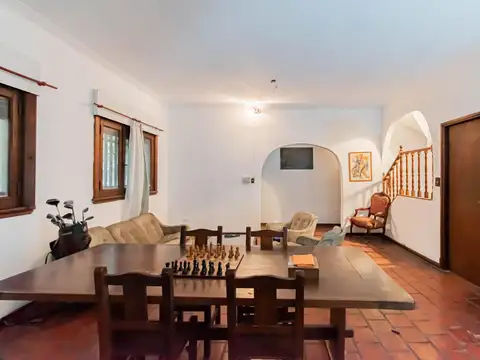 Casa en venta apto credito 5 ambientes en Villa Ballester
