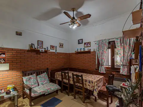 Casa en venta apto credito 5 ambientes en Villa Ballester