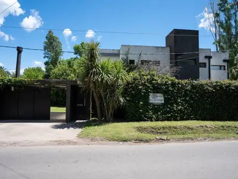 460 e/ 21c y 21d 1600, Piso 0