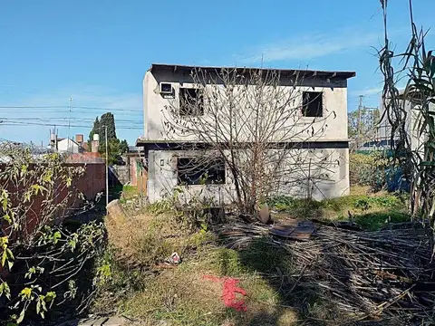 Venta Terreno Los Polvorines 667 m2 con edificación a reciclar