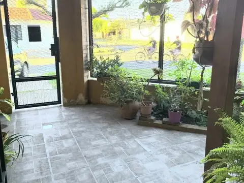 VENTA BARRIO BELGRANO COCHABAMBA 6800 ESQUINA TRES DORMITORIOS PATIO PARRILLERO