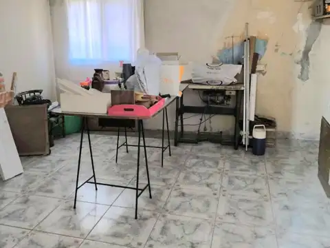 Casa 5 ambientes con 1 baño