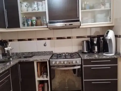 OPORTUNIDAD Duplex en Villa Luzuriaga centro ! Escucha ofert