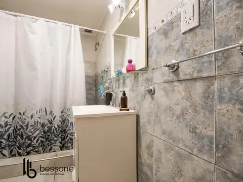 Depto Tipo Casa en Venta con 1 cocheras