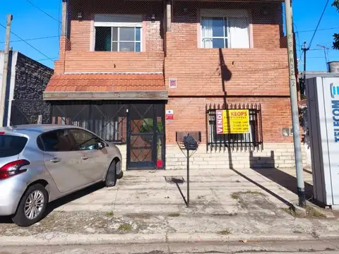 SE VENDE CASA MULTIFAMILIAR