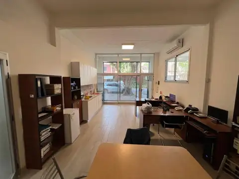 Oficina 2 ambientes con 1 baño