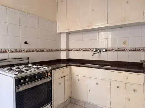 Depto 3 amb. a refaccionar — ideal inversor o vivienda