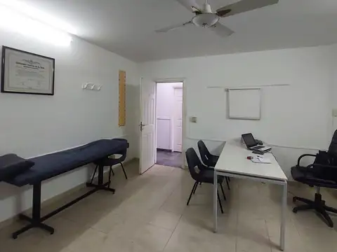 Consultorios / Clínica / Centro médico en Bernal