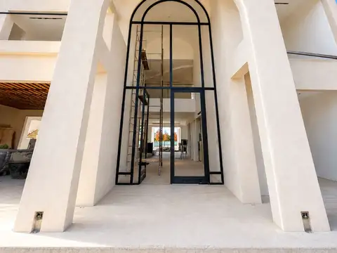 IMPONENTE RESIDENCIA CONTEMPORANEA EN HUDSON